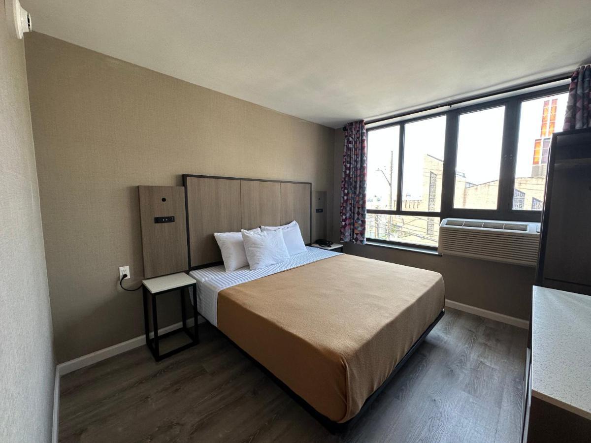 Regal Inn & Suites New York Laguardia Hotel Zewnętrze zdjęcie