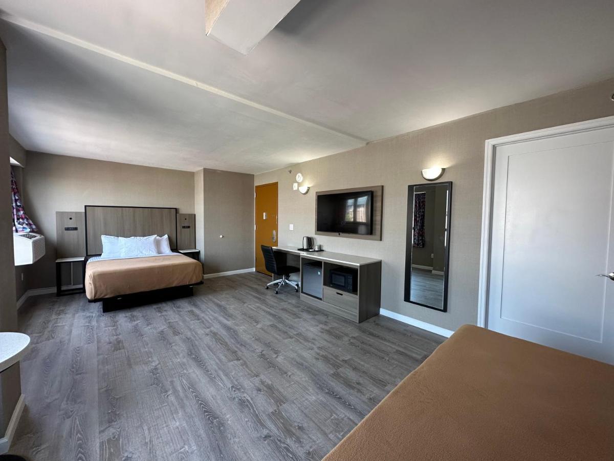 Regal Inn & Suites New York Laguardia Hotel Zewnętrze zdjęcie