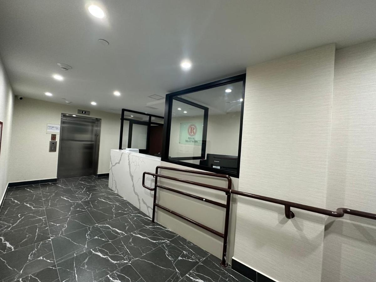 Regal Inn & Suites New York Laguardia Hotel Zewnętrze zdjęcie